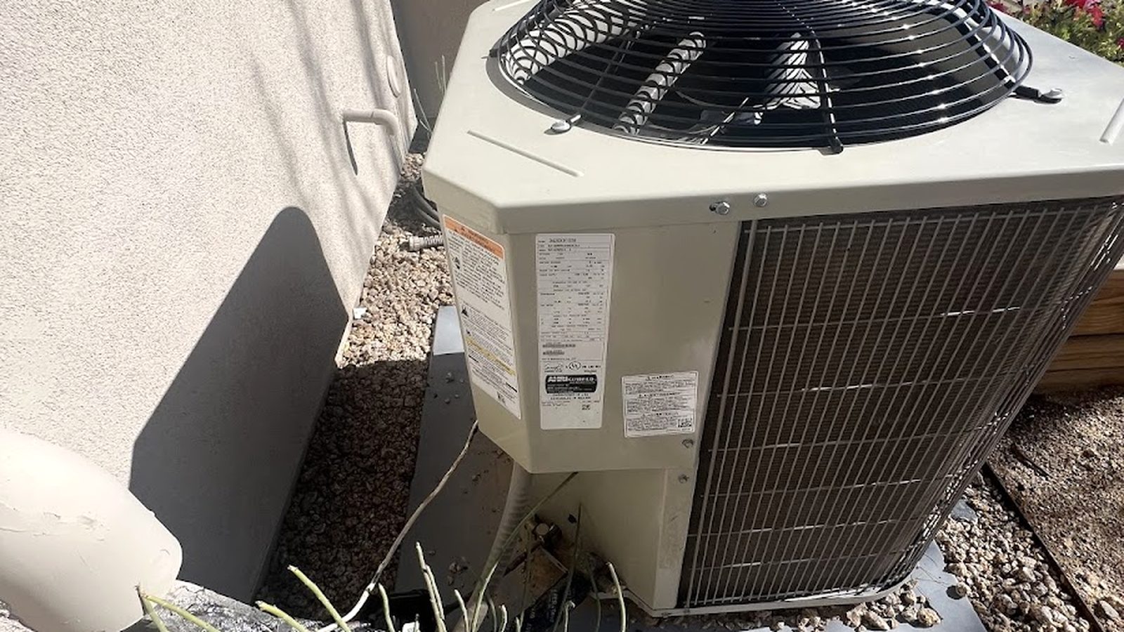 Bucksworth Home Services technician providing ac installation service in Laveen